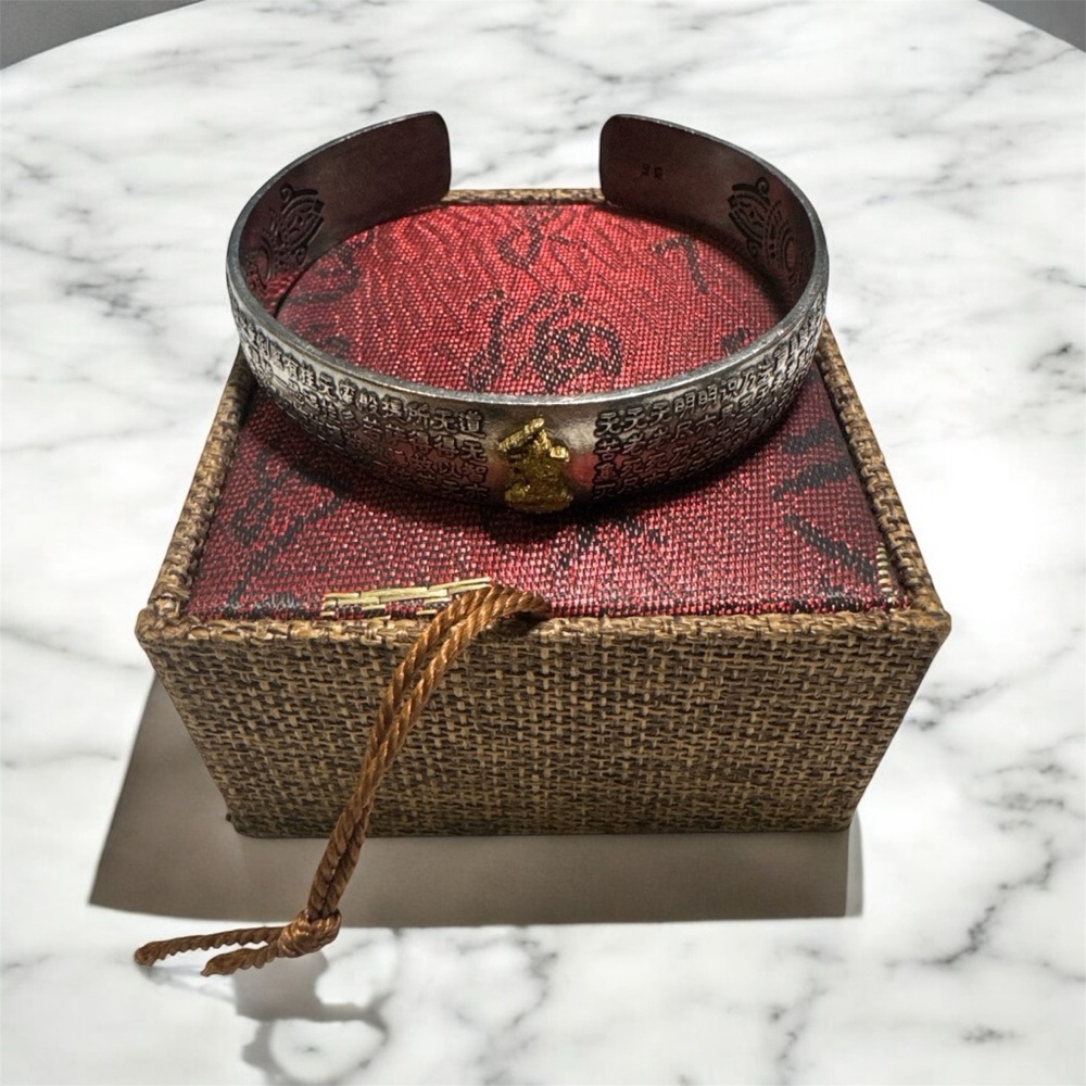 Tibet Pure Silver Bracelet with Buddhism Scripture
